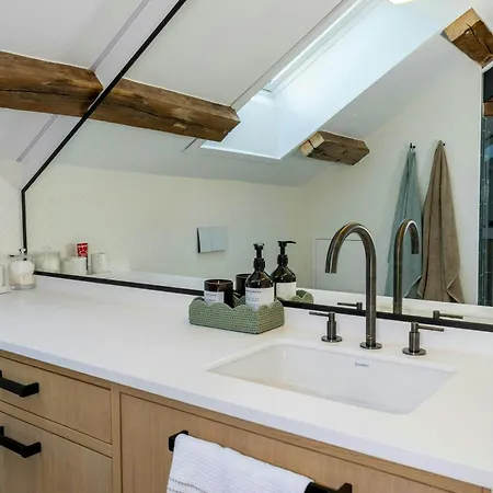 Converted Boathouse With Jetty Near Dom wakacyjny Grimstad (Aust-Agder)